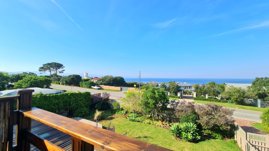 3 Bedroom Property for Sale in Upper Robberg Western Cape